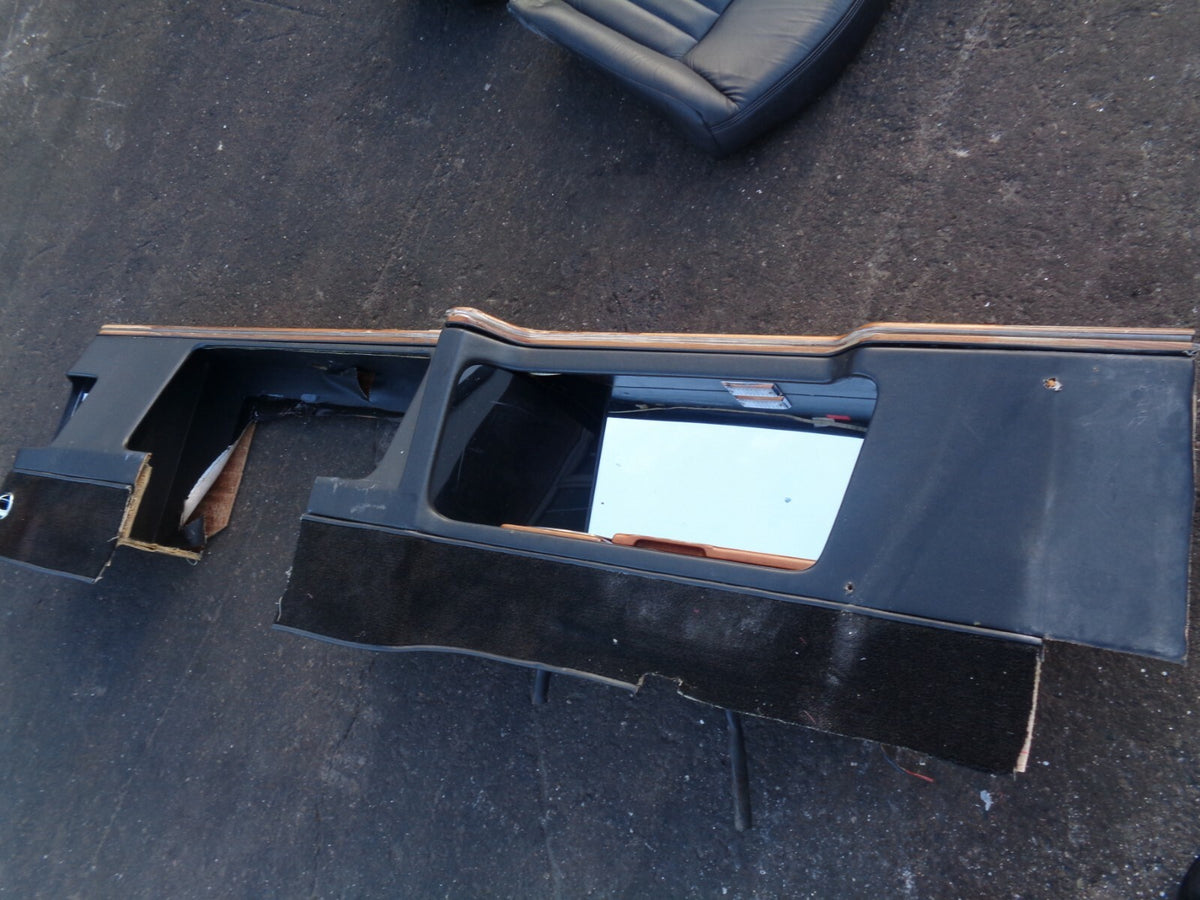 LINCOLN TOWN CAR LIMOUSINE RIGHT SIDE CONVIENCE SIDE COMPARTMENT
