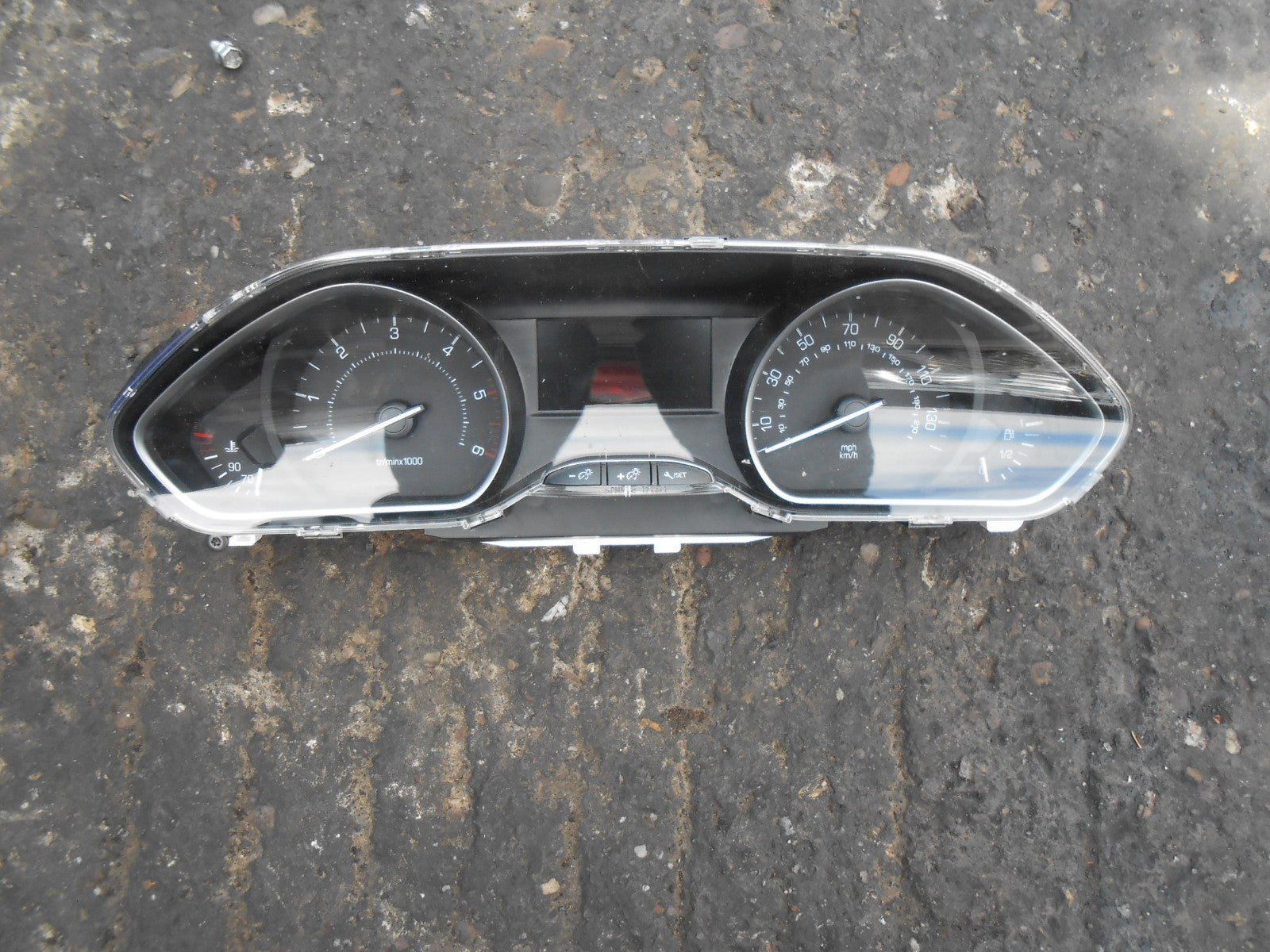 PEUGEOT 2008 2016 1.6 BlueHDI (bhy) CLOCKS SPEEDO INSTRUMENT CLUSTER 9813849580