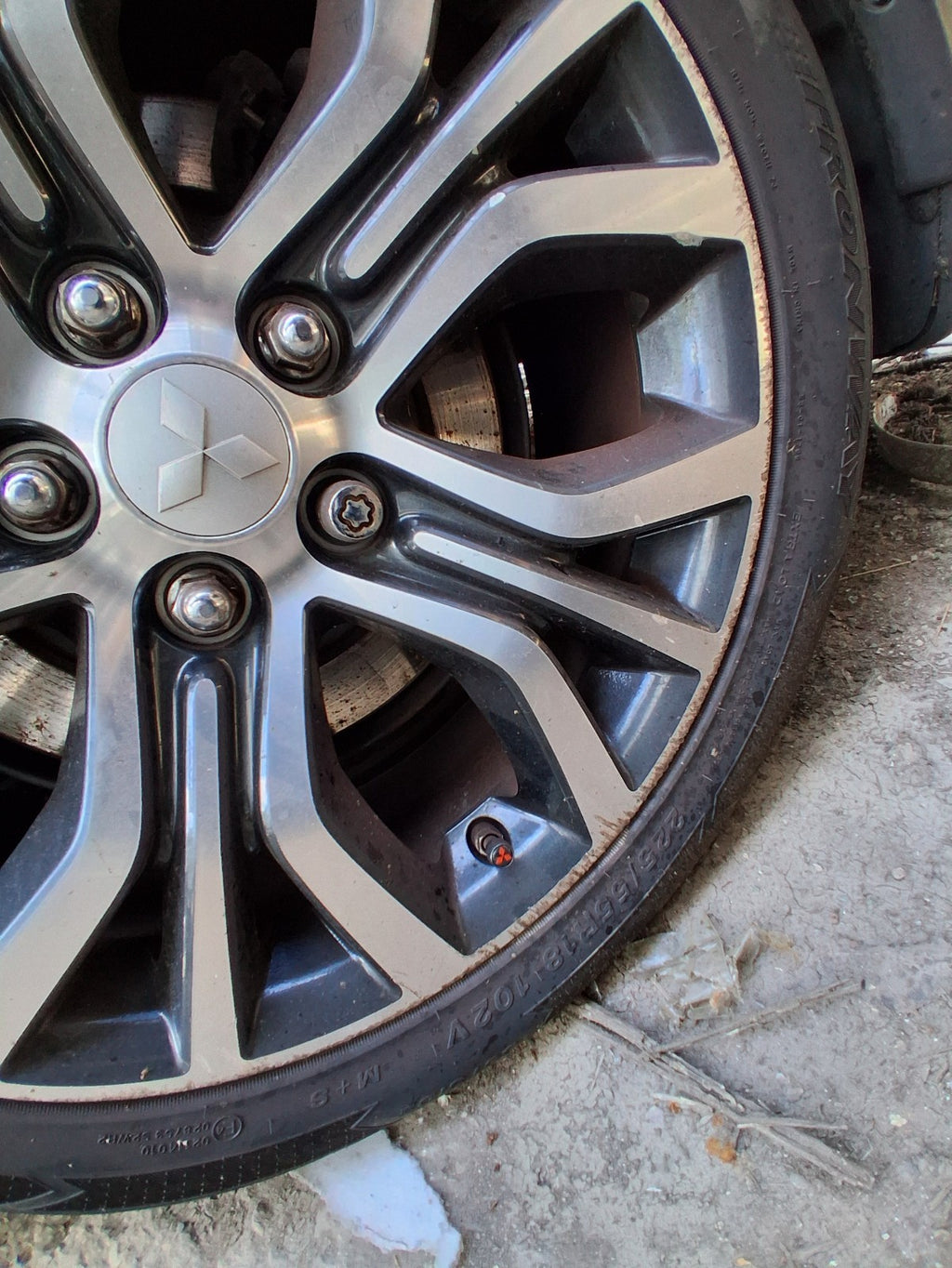 2018 MITSUBISHI OUTLANDER MK3 18 INCH ALLOY WHEEL WITH TYRE 225/55R18 REF 3