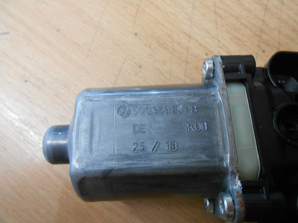 AUDI A3 8V 2013 OSF DRIVER SIDE FRONT WINDOW MOTOR UNIT ONLY 5Q0.959.801 B