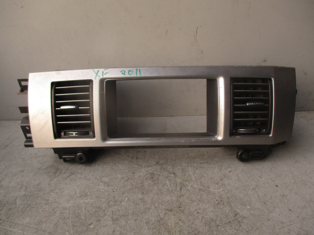 2011 JAGUAR XF X250 FRONT DASHBOARD DOUBLE AIR VENT & SURROUND TRIM CX23045C34BA