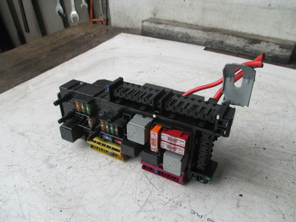 MERCEDES E CLASS W212 2010 DISTRIBUTION RELAY BOX 5DK00962088