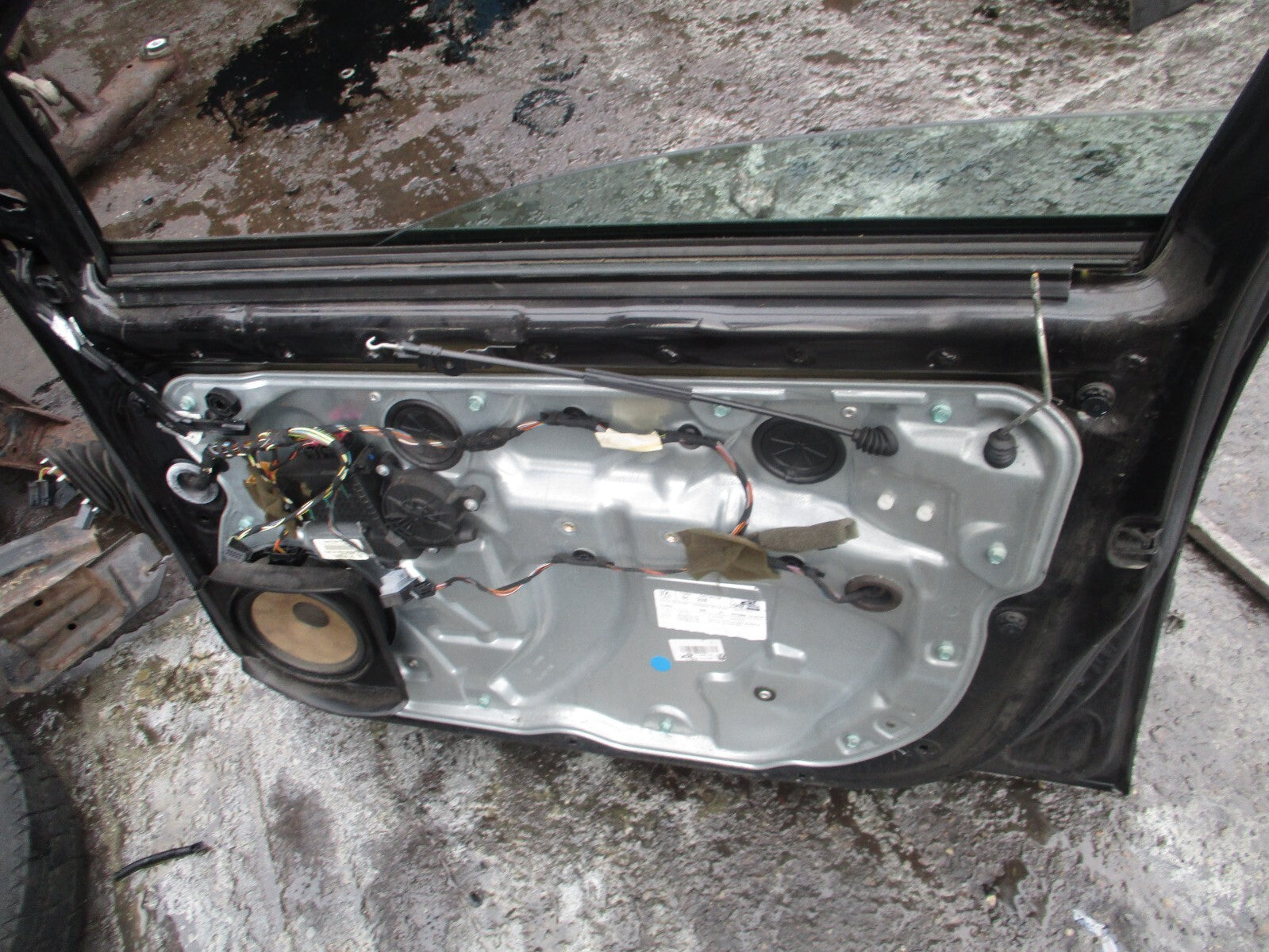 VW VOLKSWAGEN POLO MK4 2003 5 DOOR OSF DRIVER SIDE FRONT COMPLETE DOOR BLACK
