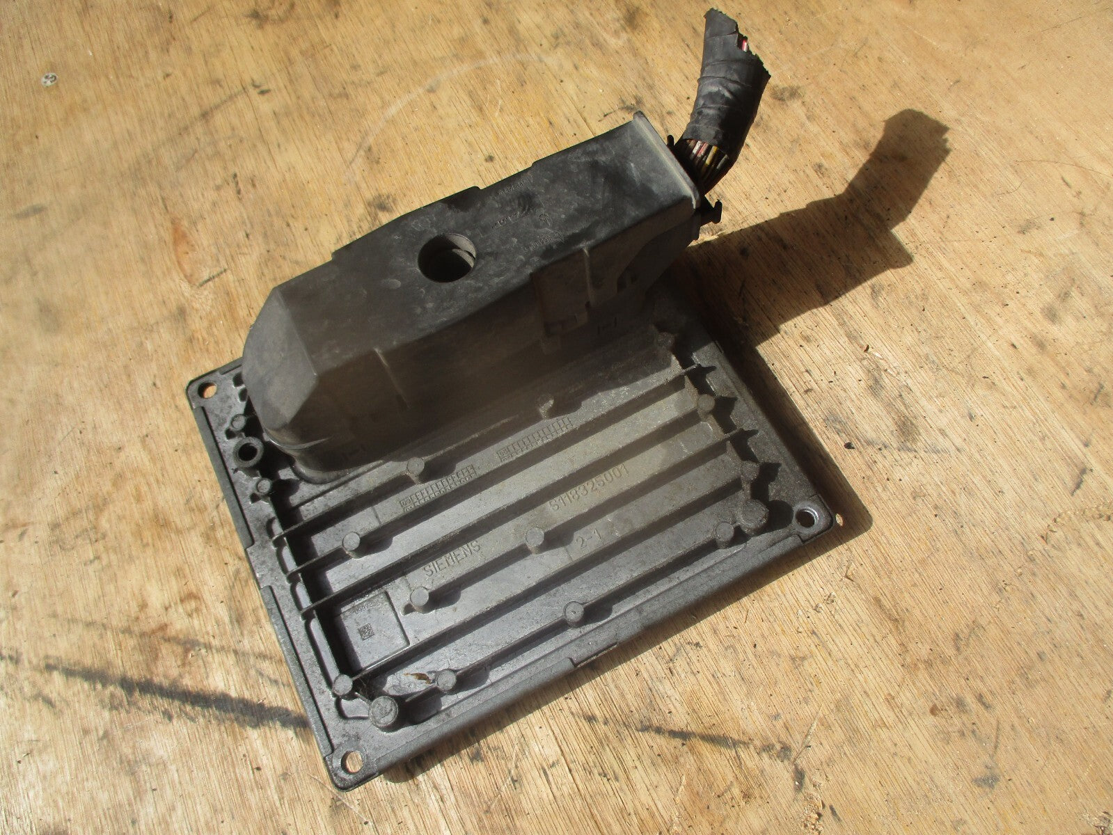 FORD FIESTA MK6 2005 1.4 PETROL ECU ENGINE CONTROL MODULE UNIT 4S612A650SC