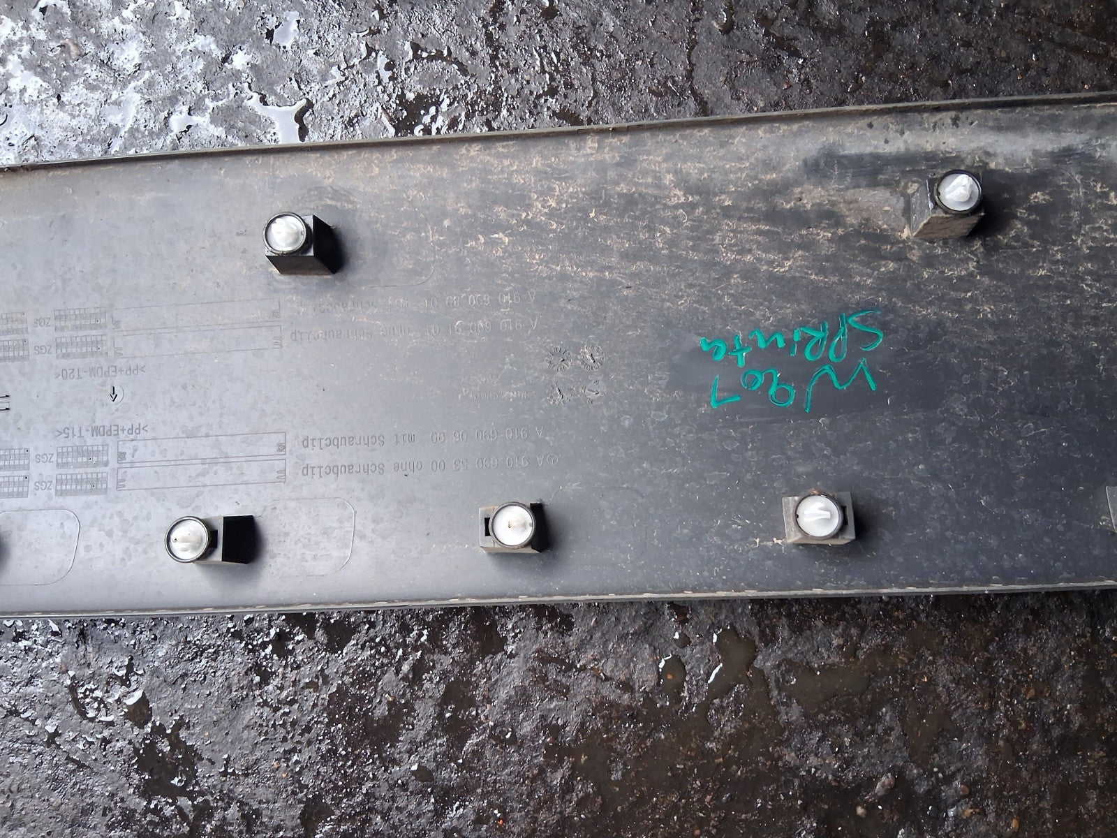 2023 MERCEDES SPRINTER W907 NS PASSENGER SIDE MOULDING COVER TRIM A9106905300