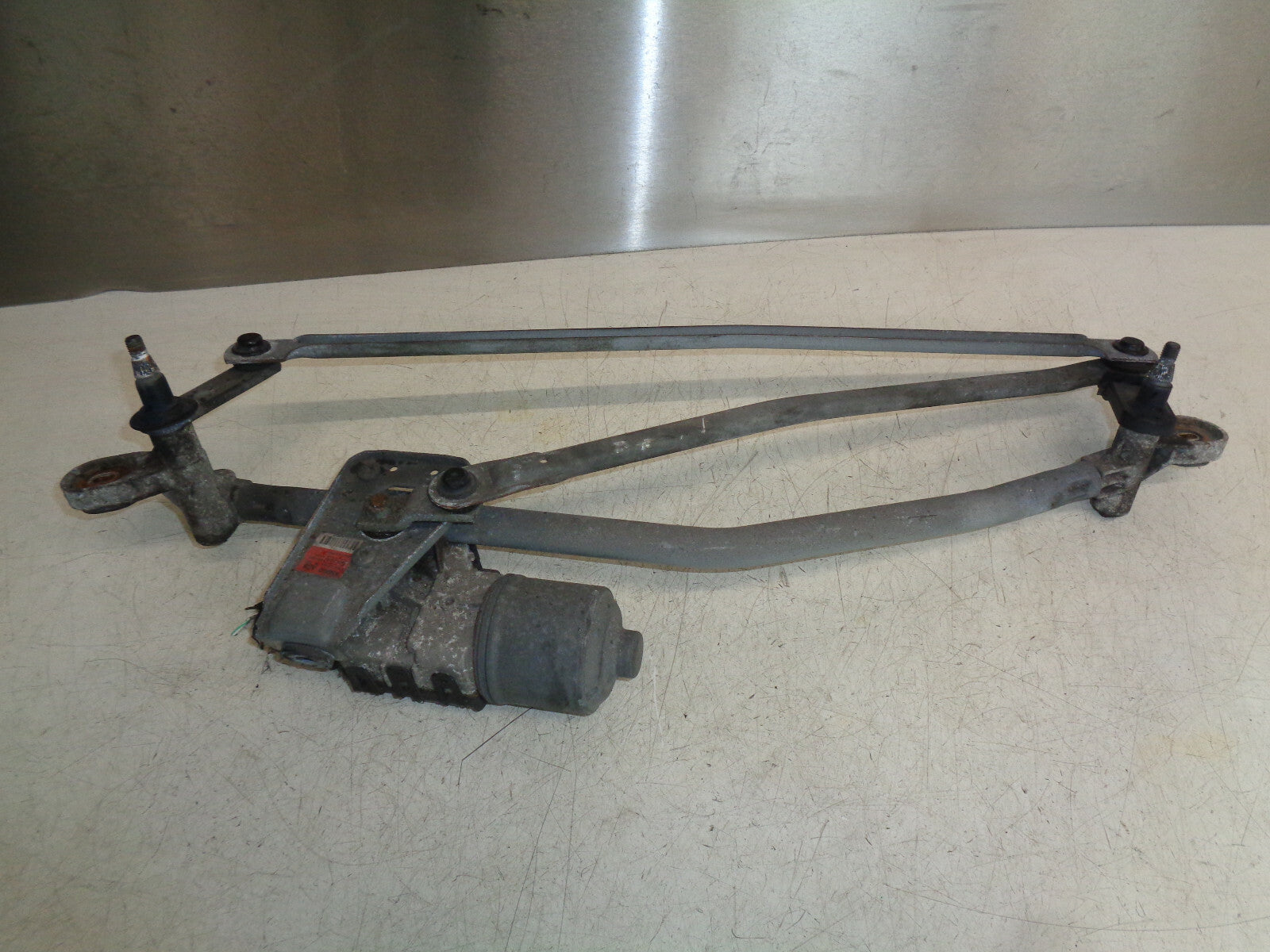 MAZDA 3 2006 FRONT WINDSCREEN WIPER MOTOR LINKAGE B32H6737X