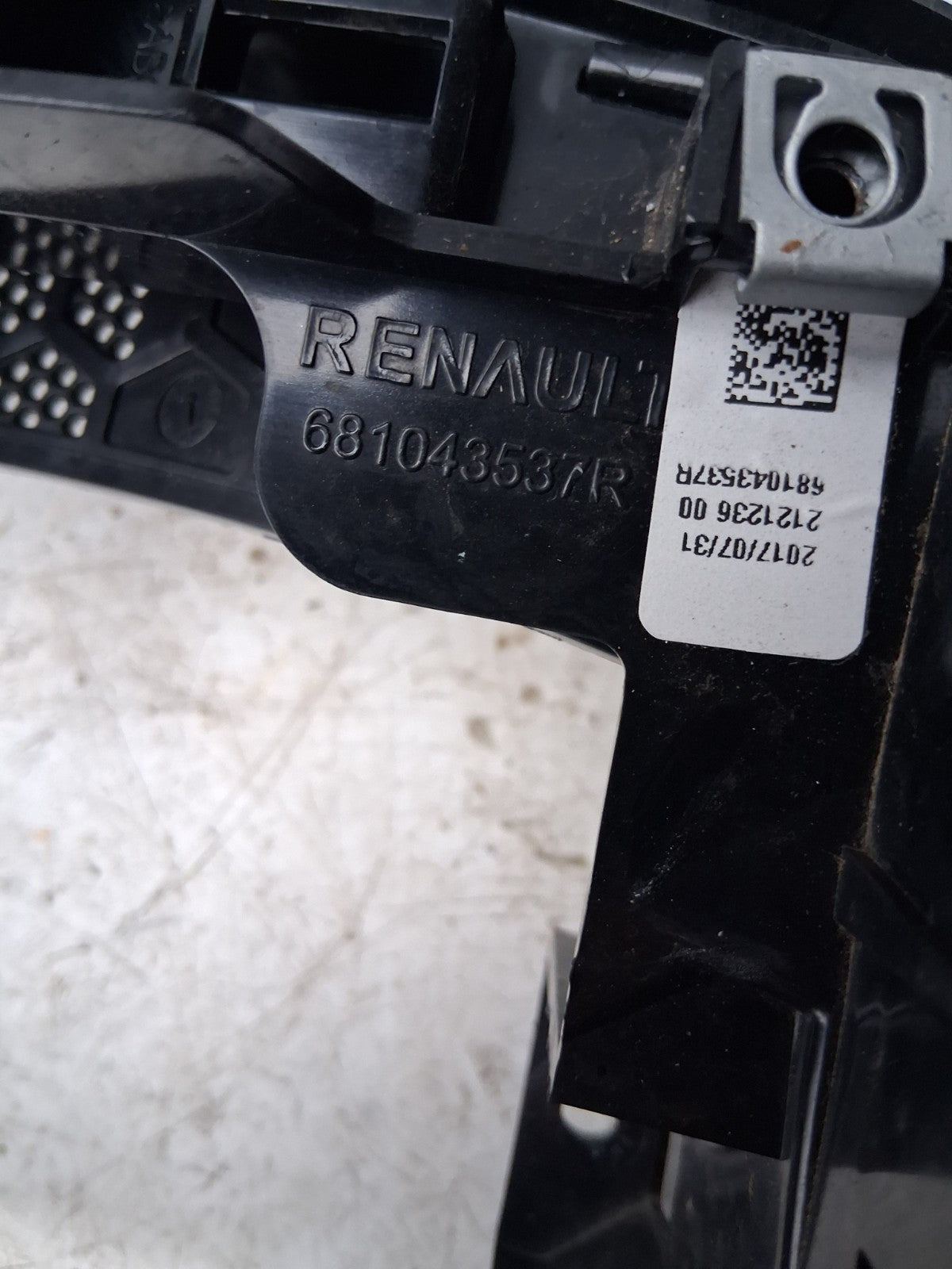2017 RENAULT CLIO SAT NAV HEAD SURROUND TRIM 682600568R