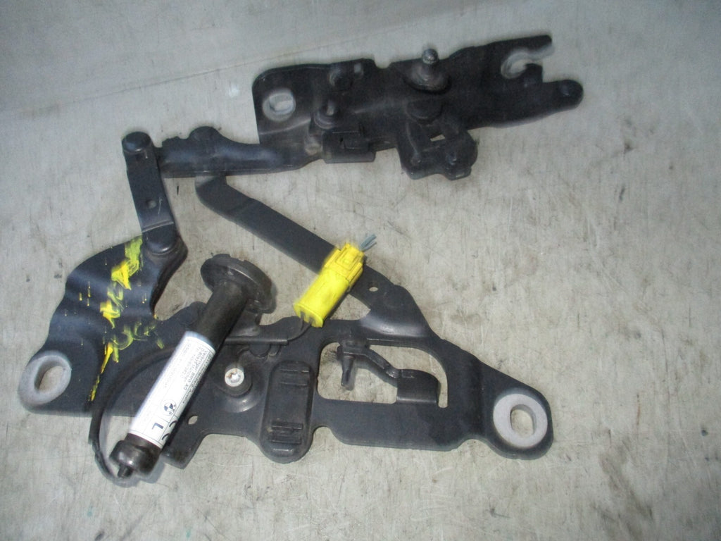 BMW 5 SERIES 2011 F10 LEFT PASSENGER SIDE BONNET HINGE 7249887