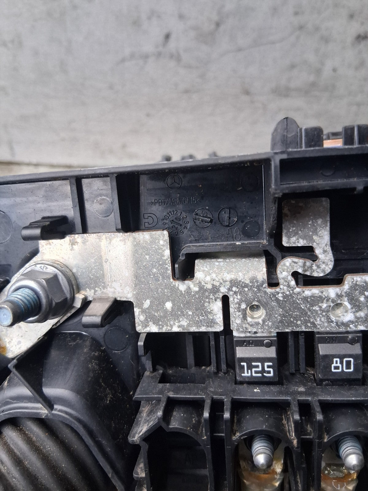 2021 MERCEDES A CLASS DIESEL FUSE BOX A1775404407