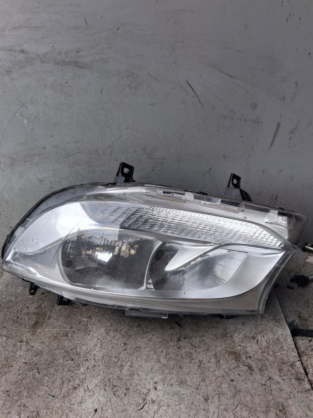 2024 MERCEDES BENZ SPRINTER OSF DRIVER SIDE FRONT HEADLIGHT A9109060300