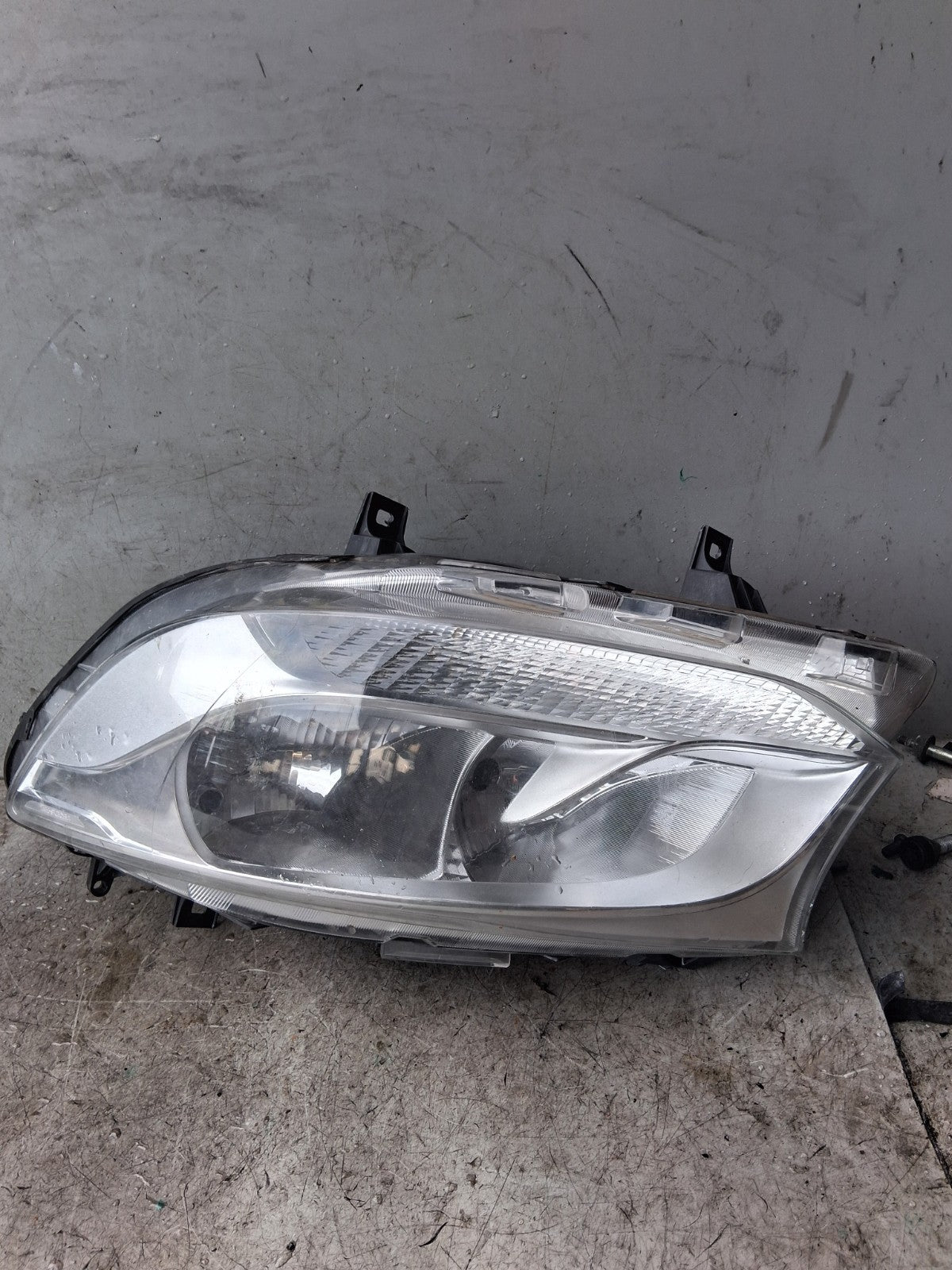 2024 MERCEDES BENZ SPRINTER OSF DRIVER SIDE FRONT HEADLIGHT A9109060300