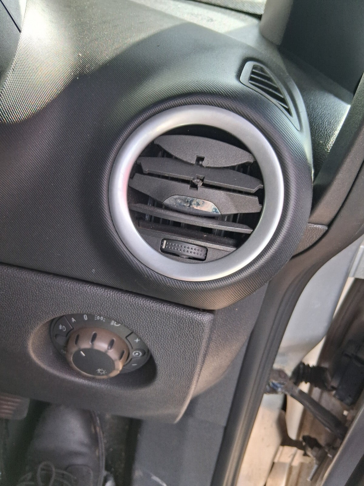 2009 VAUXHALL CORSA D OSF DRIVER SIDE FRONT RIGHT DASHBOARD AIRVENT