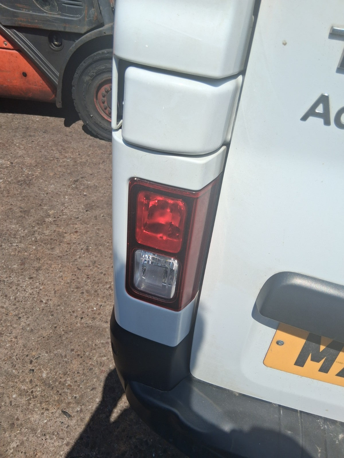2025 RENAULT TRAFIC X82 MK3 NSR PASSENGER SIDE REAR LEFT BUMPER CORNER & LIGHT