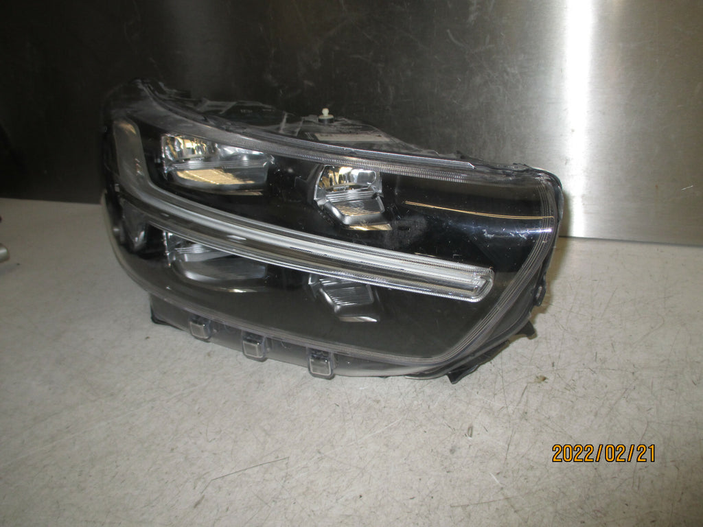 VOLVO XC40 2021 OSF DRIVER SIDE FRONT HEADLIGHT HEADLAMP 31655994 SPARES