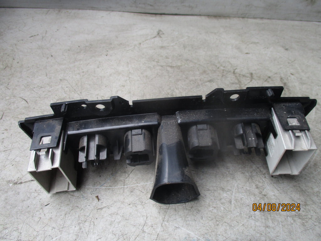 2008 FORD FOCUS MK2 DASHBOARD CONTROL SWITCH PANEL 8M5113D734B