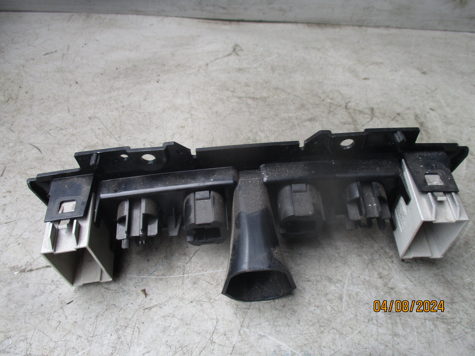 2008 FORD FOCUS MK2 DASHBOARD CONTROL SWITCH PANEL 8M5113D734B