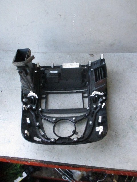 2018 HYUNDAI IX20 DIGITAL CLOCK & SWITCHES & MIDDLE DASH AIRVENT TRIM 945101K000