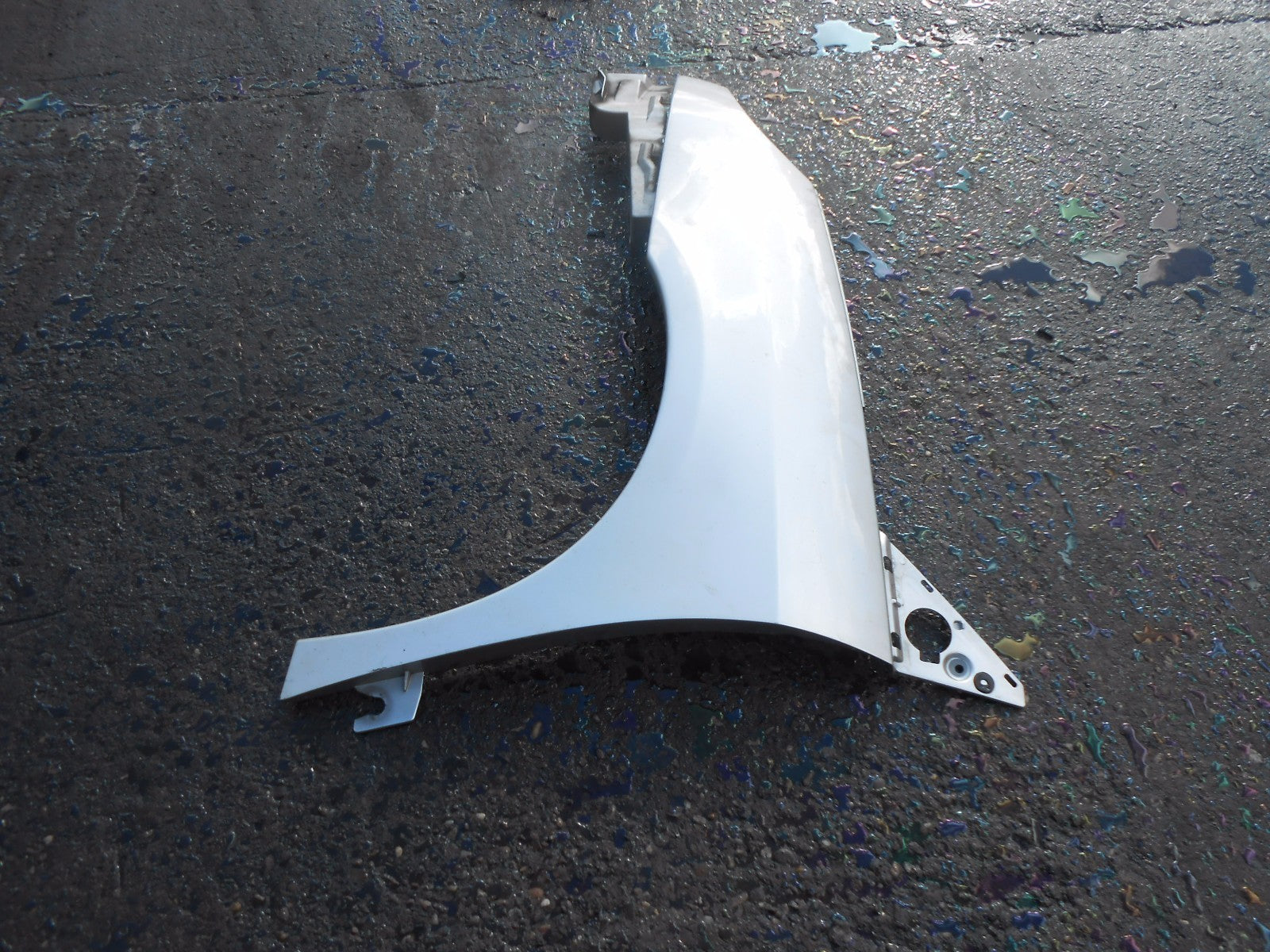 PEUGEOT 807 2005 NSF PASSENGER SIDE FRONT PLASTIC WING PANEL SILVER