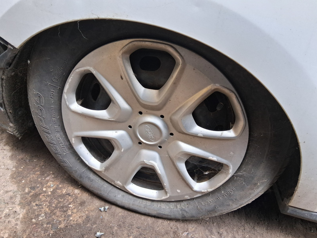 2015 FORD TRANSIT COURIER MK1 15 INCH STEEL WHEEL WITH TYRE 195/60R15 OSR