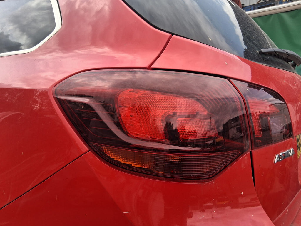 2015 VAUXHALL ASTRA J MK6 ESTATE NSR PASSENGER SIDE REAR OUTER REAR LIGHT LAMP