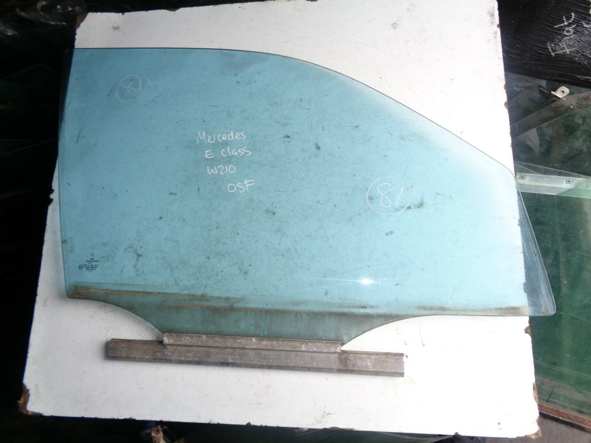 MERCEDES BENZ W210 E CLASS OSF DRIVER SIDE FRONT WINDOW GLASS