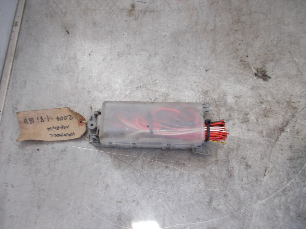 VAUXHALL MERIVA 2004 1.8 PETROL INTERIOR UNDER DASH FUSE BOX 93363136