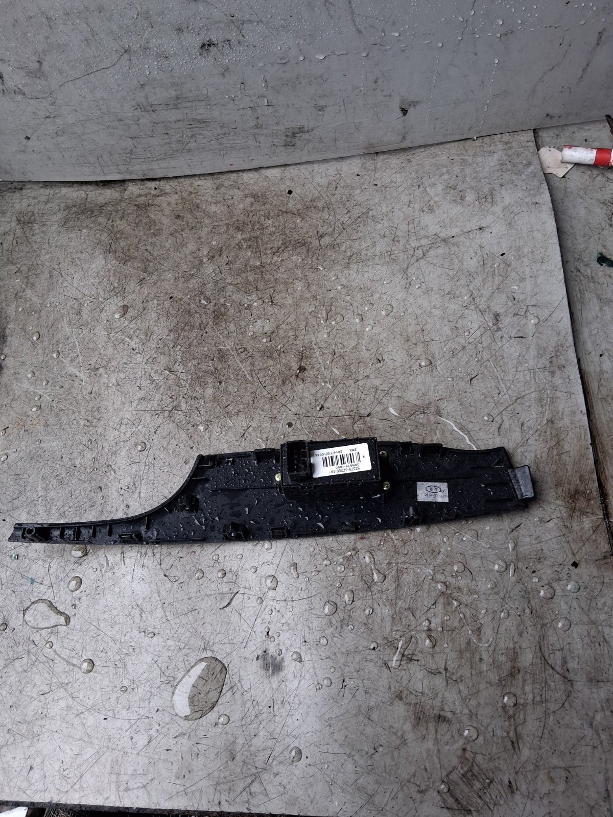 2013 HYUNDAI i40 OSF DRIVER SIDE FRONT WINDOW CONTROL SWITCH 93575-3Z2004X