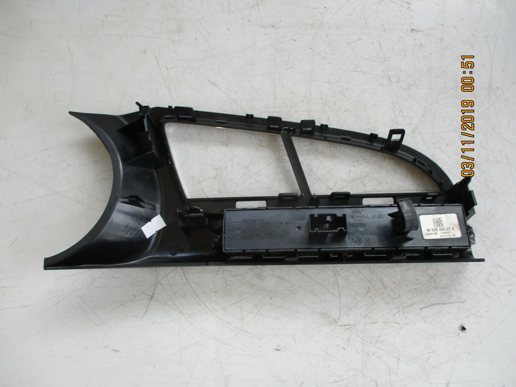 PEUGEOT 3008 HAZARD SWITCH CENTRE CONSOLE SWITCHES & AIR VENT TRIM 96638425XTA