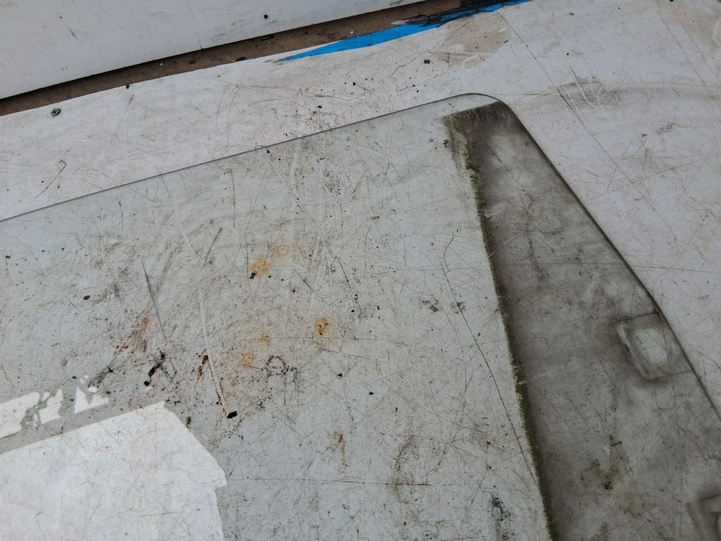 2010 MERCEDES BENZ SPRINTER W906 OSF DRIVER SIDE FRONT RIGHT WINDOW GLASS