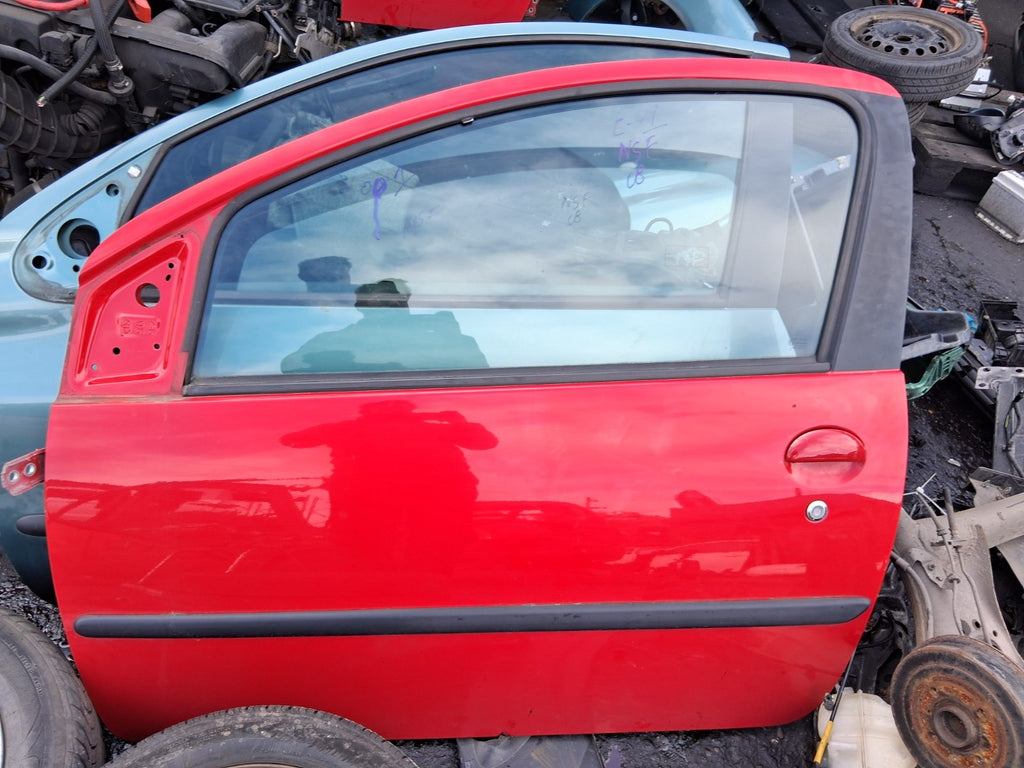 2008 CITROEN C1 MK1 3 DOOR NSF PASSENGER SIDE FRONT LEFT COMPLETE DOOR RED