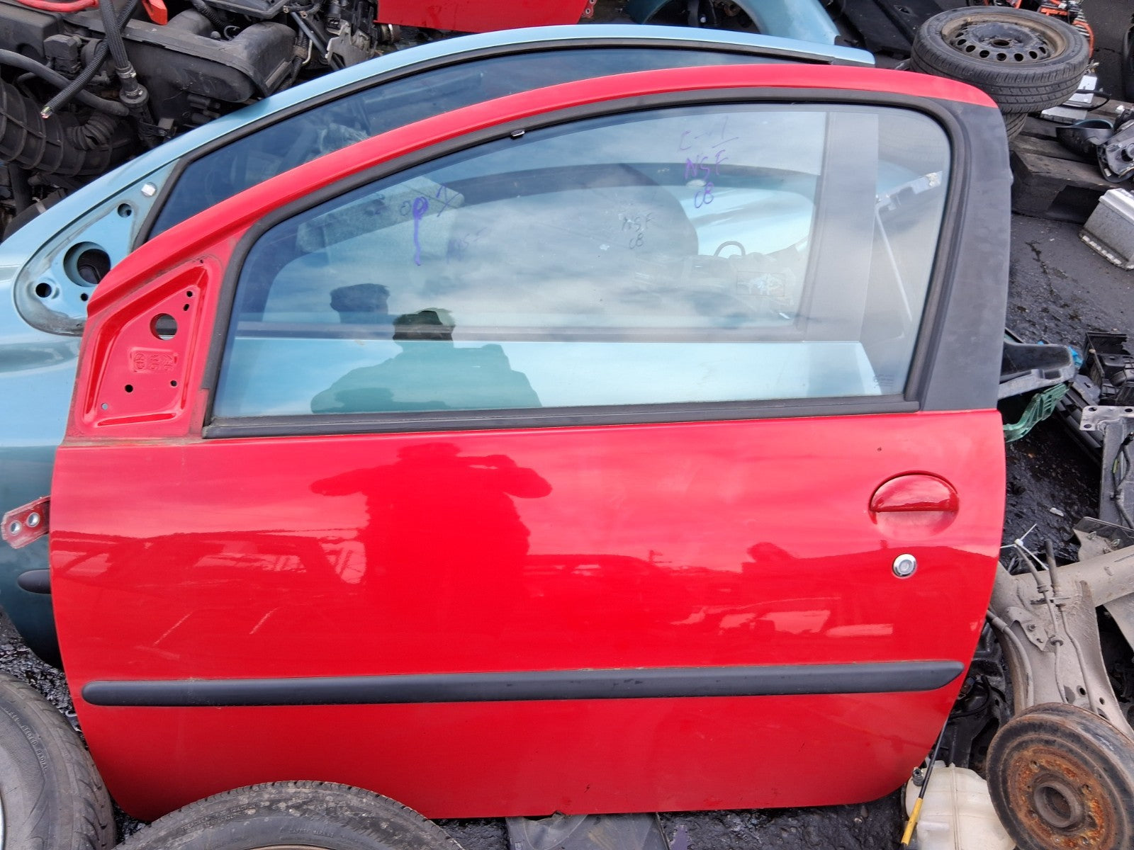 2008 CITROEN C1 MK1 3 DOOR NSF PASSENGER SIDE FRONT LEFT COMPLETE DOOR RED