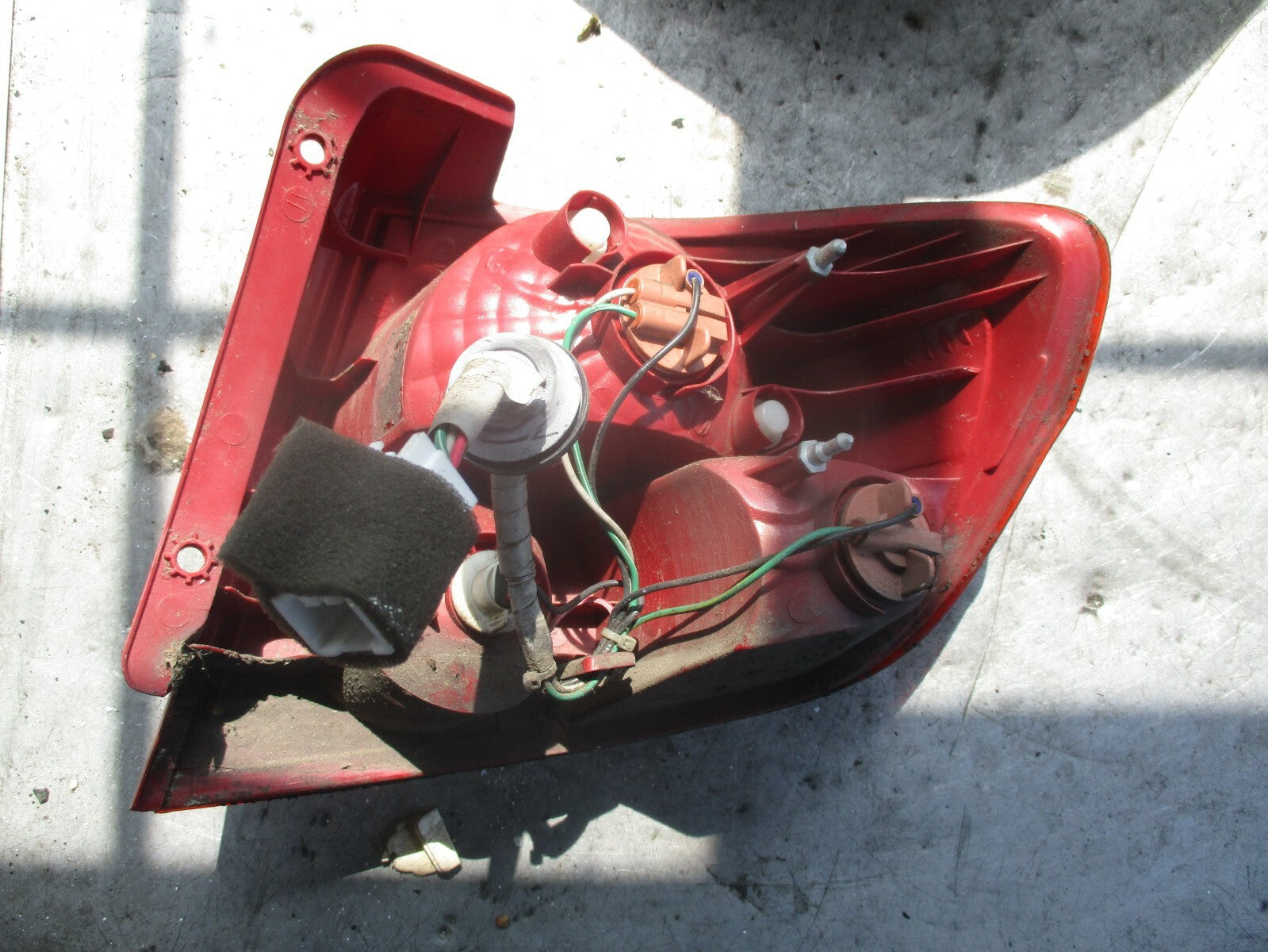 HYUNDAI GETZ NSR  NEAR PASSENGER SIDE REAR LIGHT REAR LEFT