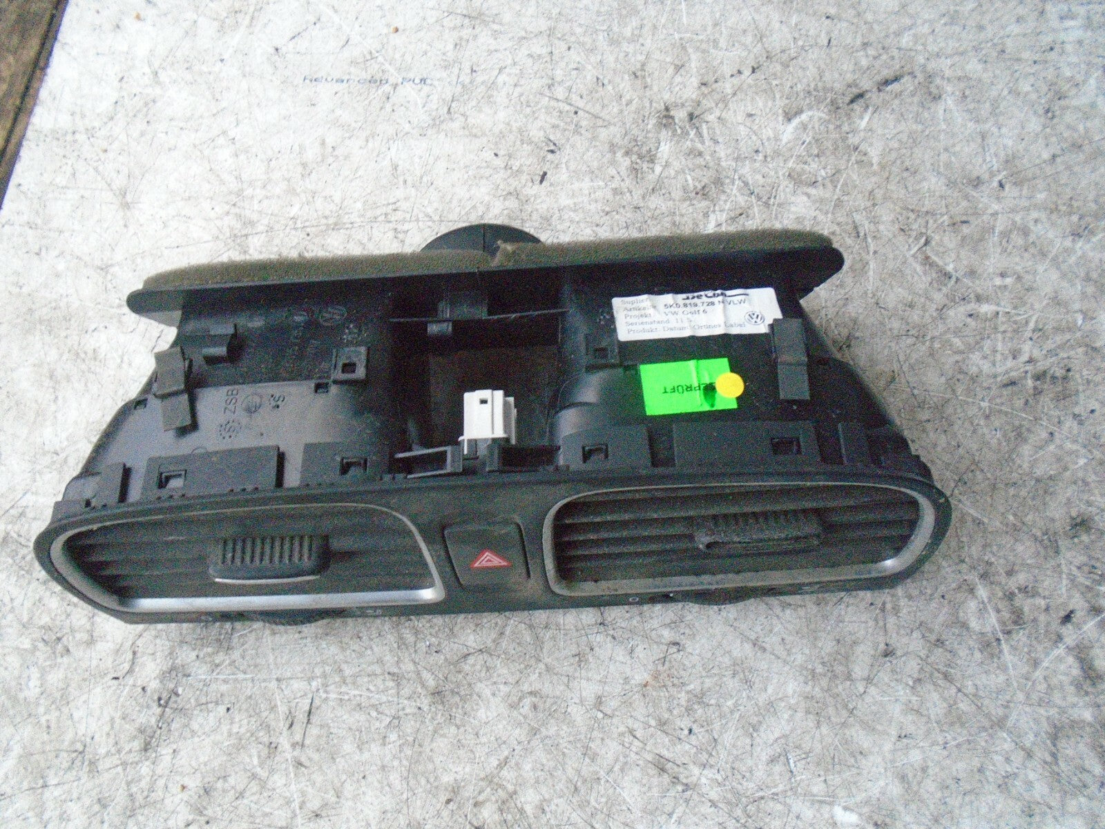VOLKSWAGEN GOLF 2012 MK6 CENTRE DASHBOARD AIR VENTS 5K0819728