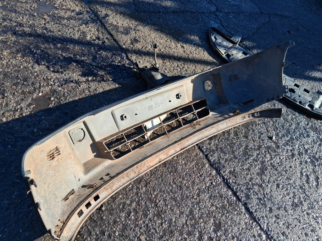 2003 FORD TRANSIT CONNECT MK1 COMPLETE FRONT BUMPER BLACK