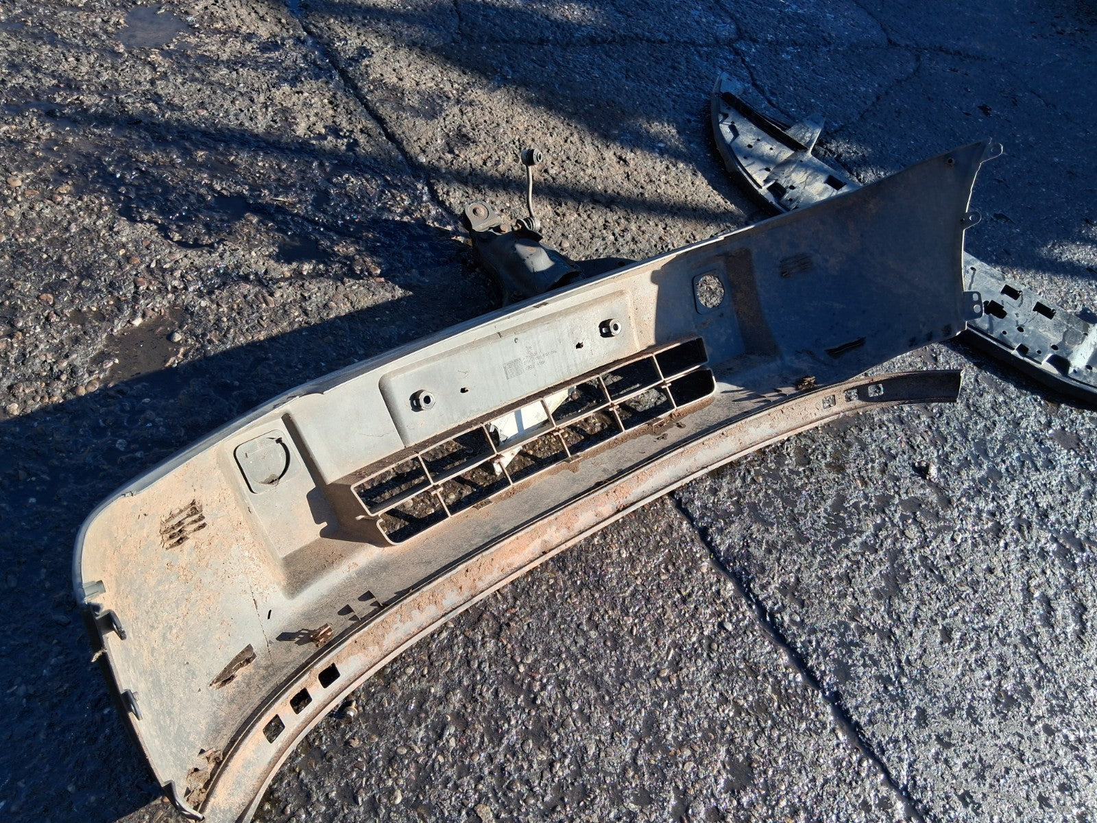 2003 FORD TRANSIT CONNECT MK1 COMPLETE FRONT BUMPER BLACK