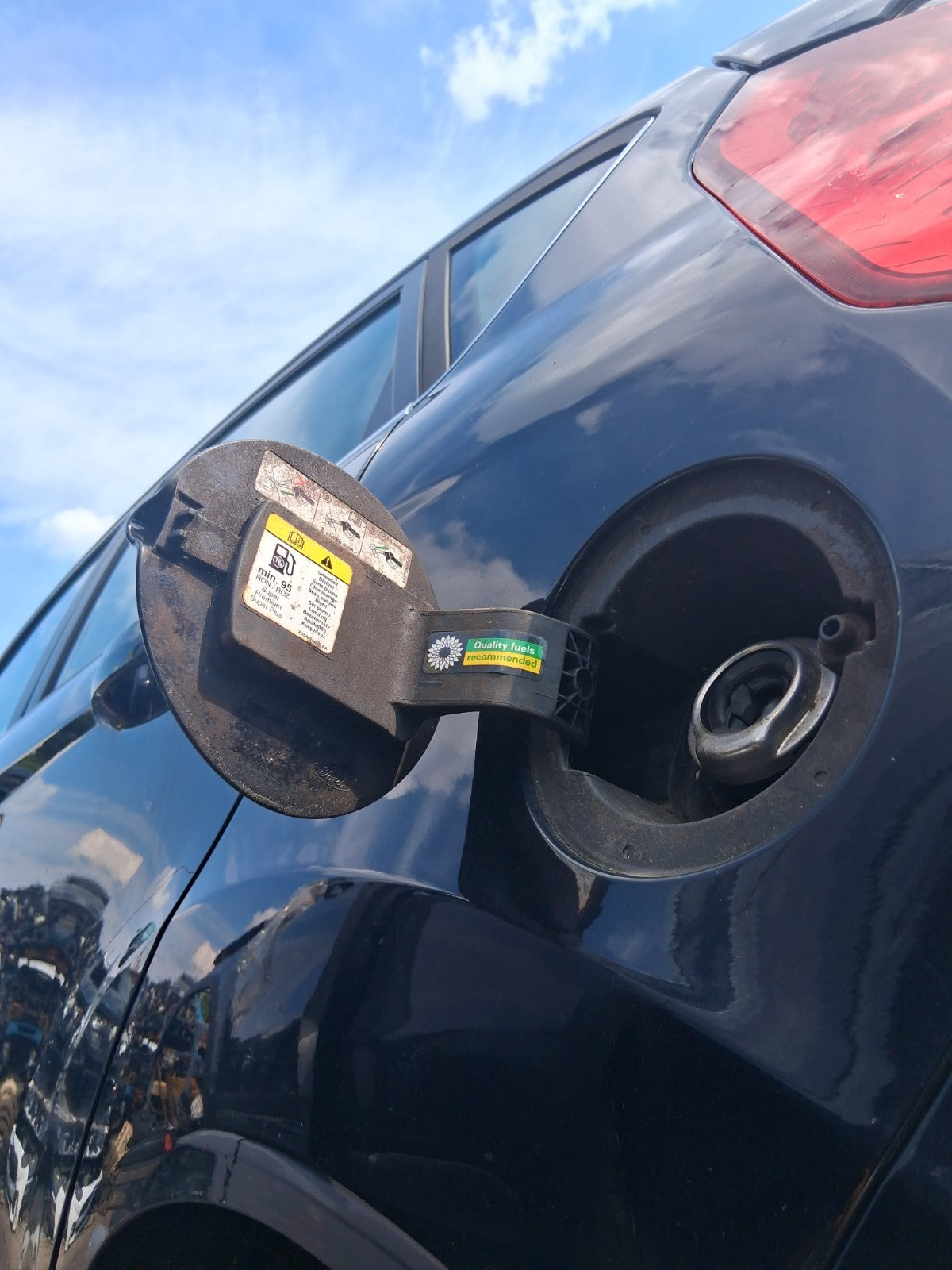 2012 FORD FIESTA ZETEC MK7 5 DOOR FUEL FLAP LID COVER BLACK