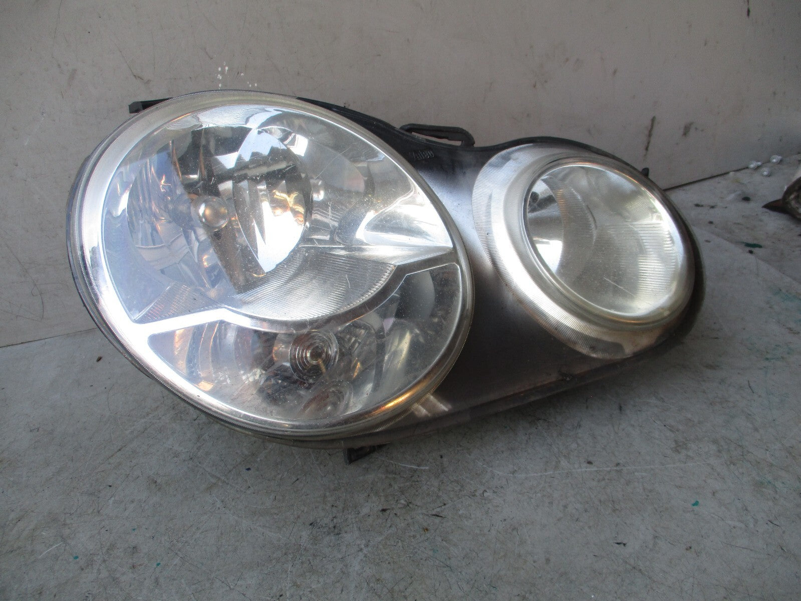2005 VW VOLKSWAGEN POLO MK4 OSF DRIVER SIDE FRONT HEADLIGHT HEADLAMP 6Q2941008