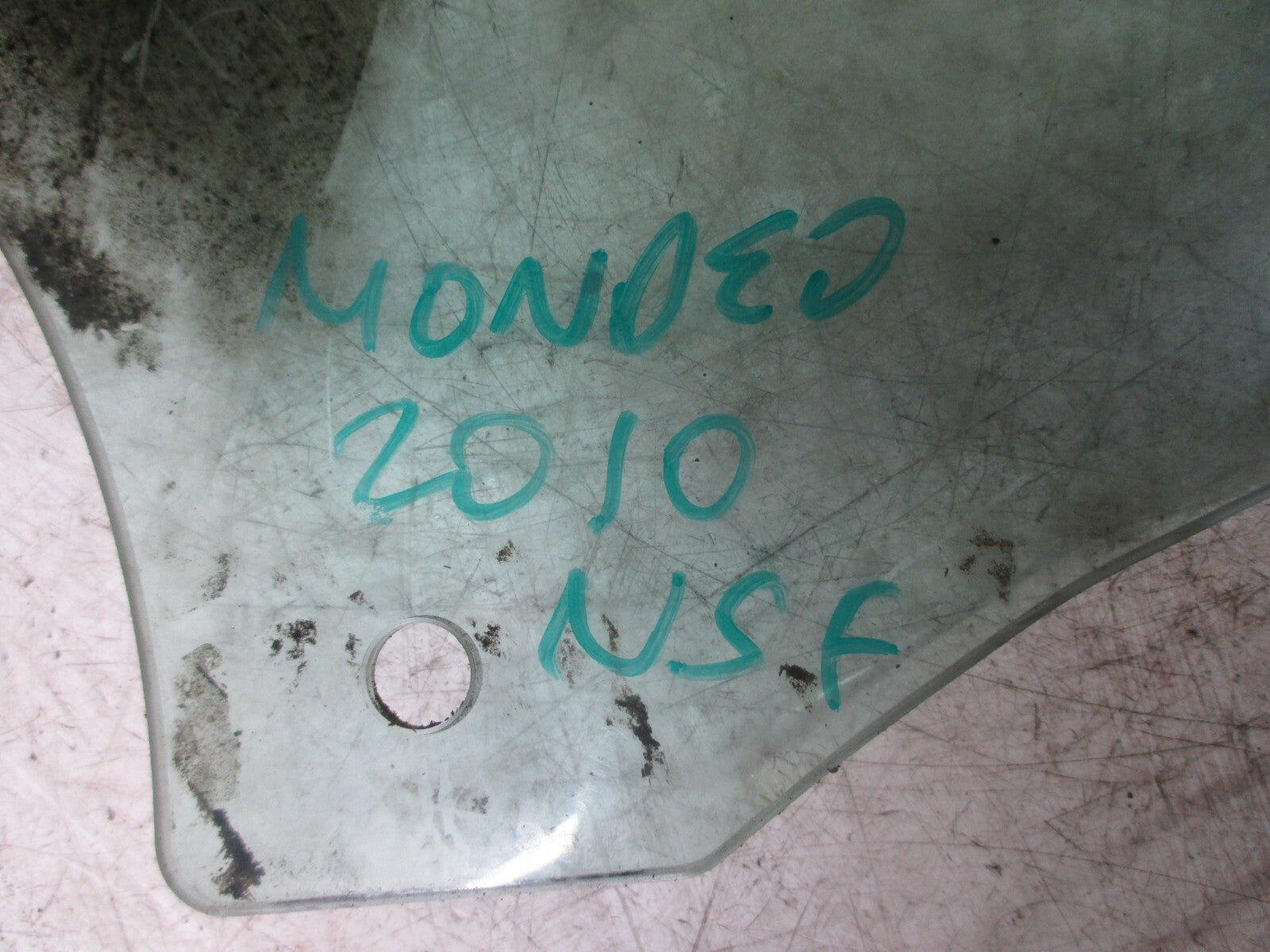FORD MONDEO MK4 2010 5 DOOR NSF PASSENGER SIDE FRONT DOOR WINDOW GLASS