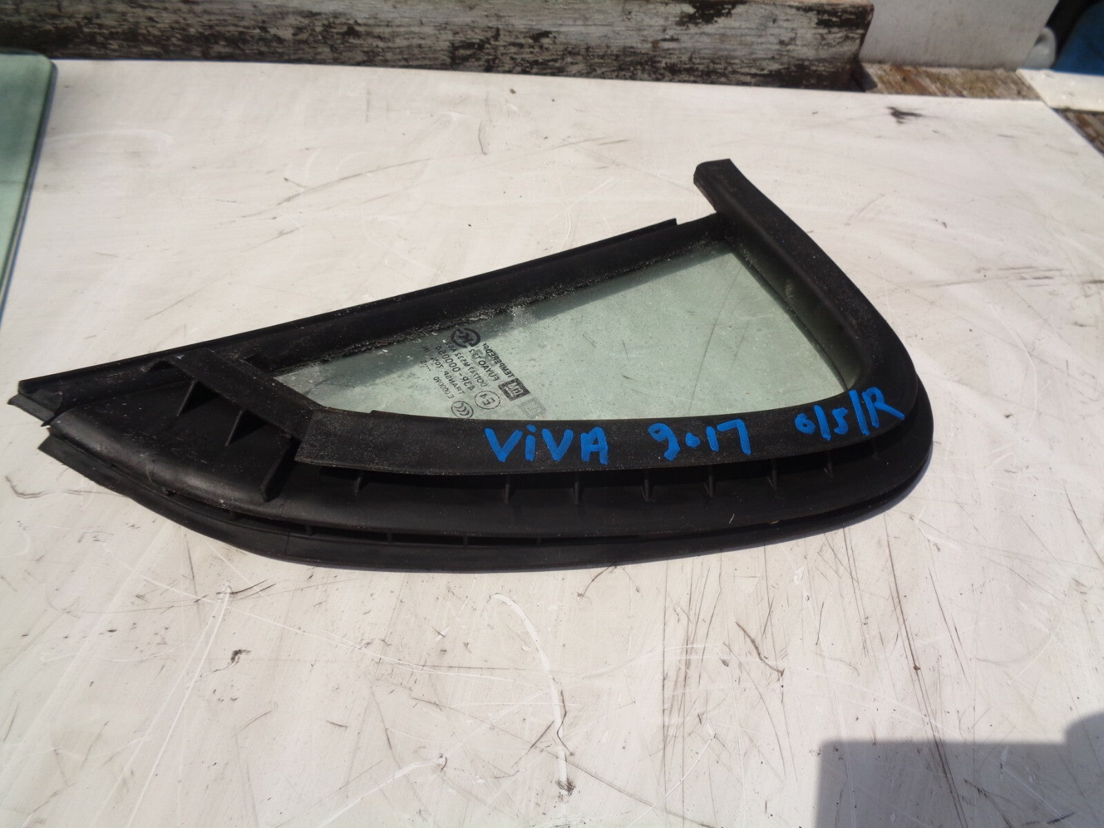 VAUXHALL VIVA 2017 OFF DRIVER SIDE REAR WINDOW QUARTER GLASS