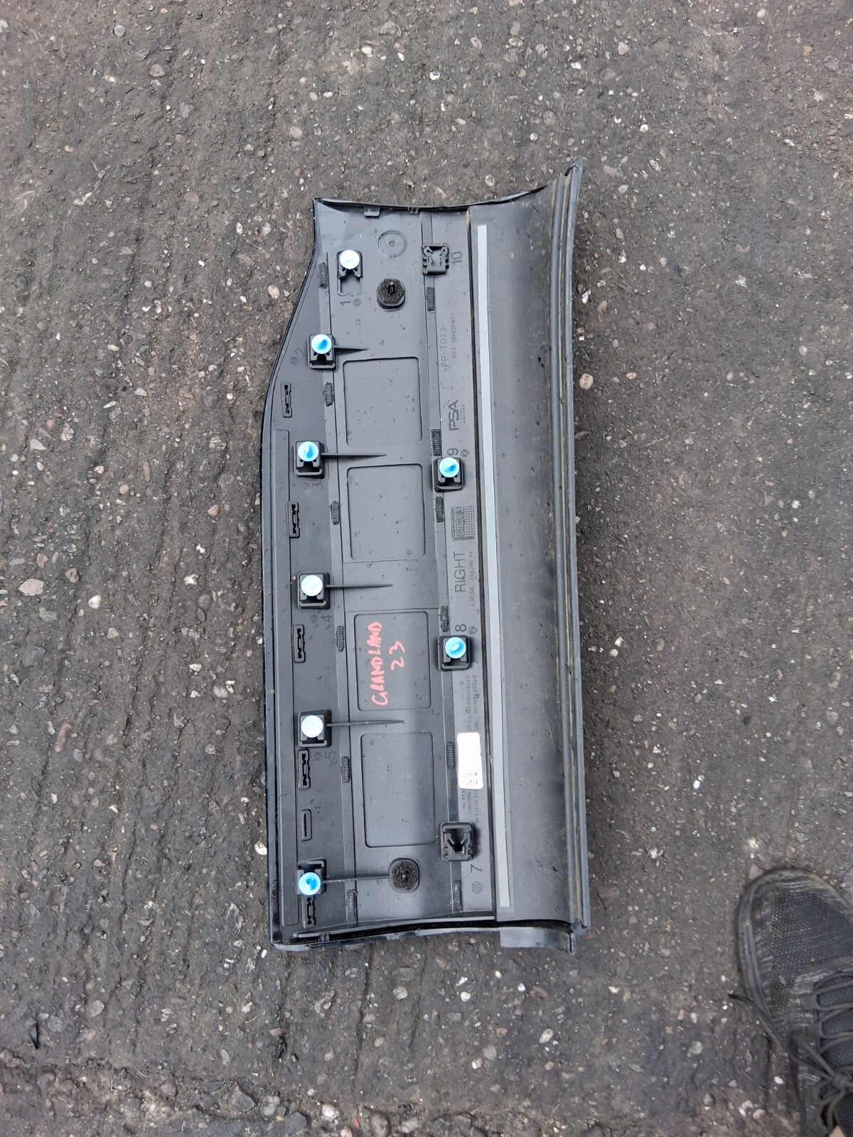VAUXHALL GRANDLAND 2023 OSR DRIVER SIDE REAR RIGHT DOOR TRIM STRIP 9840297077