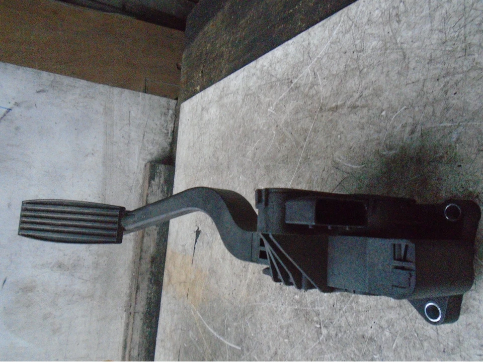 FIAT PUNTO MK3 2012 EVO ACCELERATOR THROTTLE PEDEL 50520961