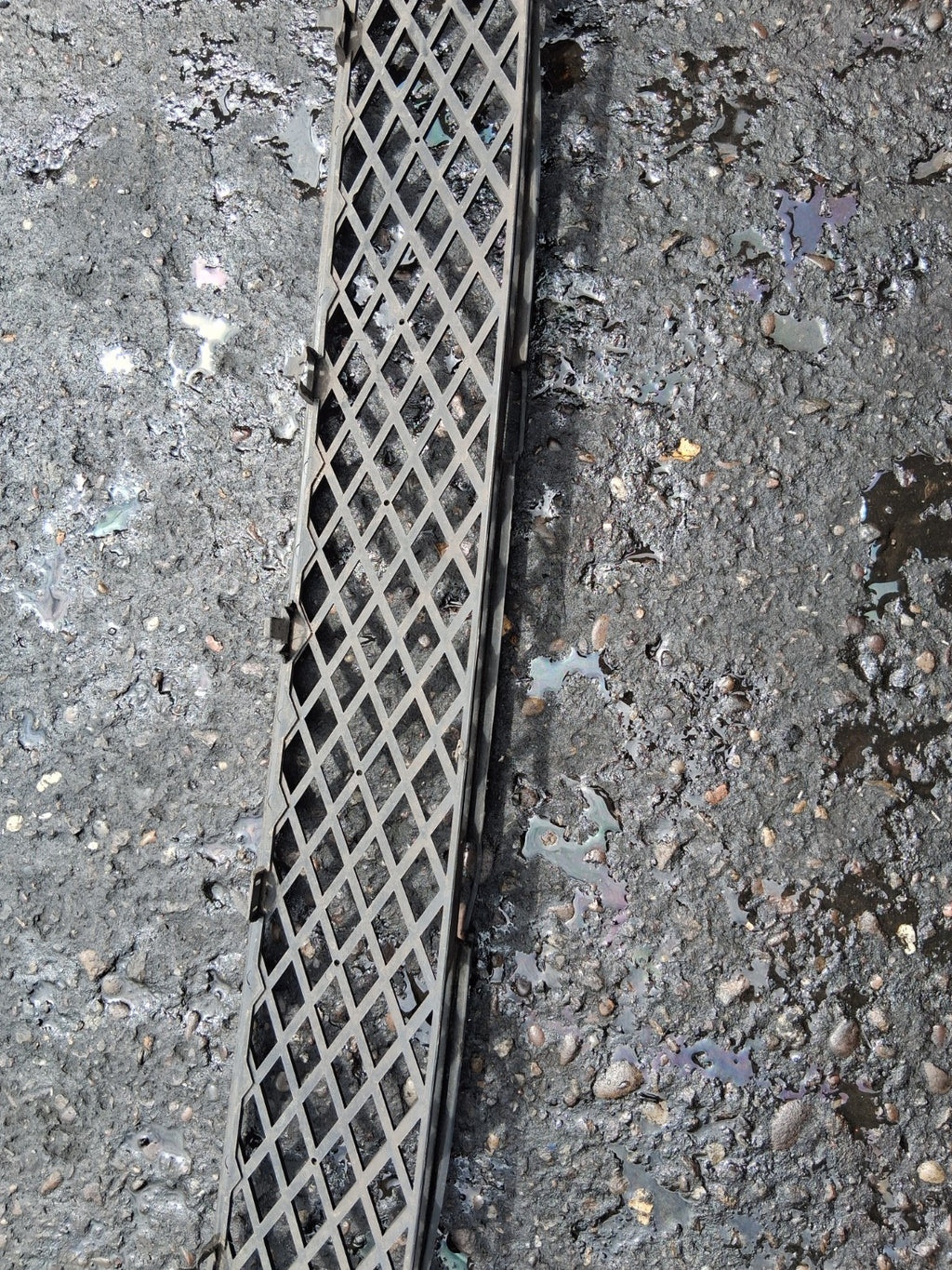 2015 MERCEDES BENZ SPRINTER W907 FRONT BUMPER LOWER TRIM GRILL A9068850053