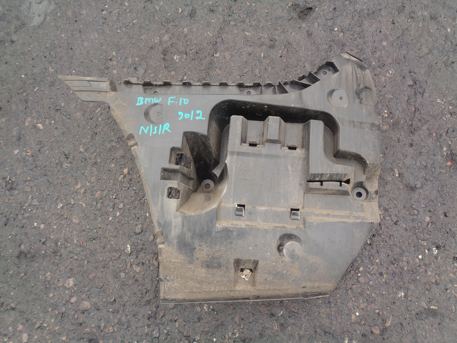 BMW 5 SERIES F10 2012 NSR PASSENGER SIDE REAR BUMPER MOUNTING BRACKET 7184767