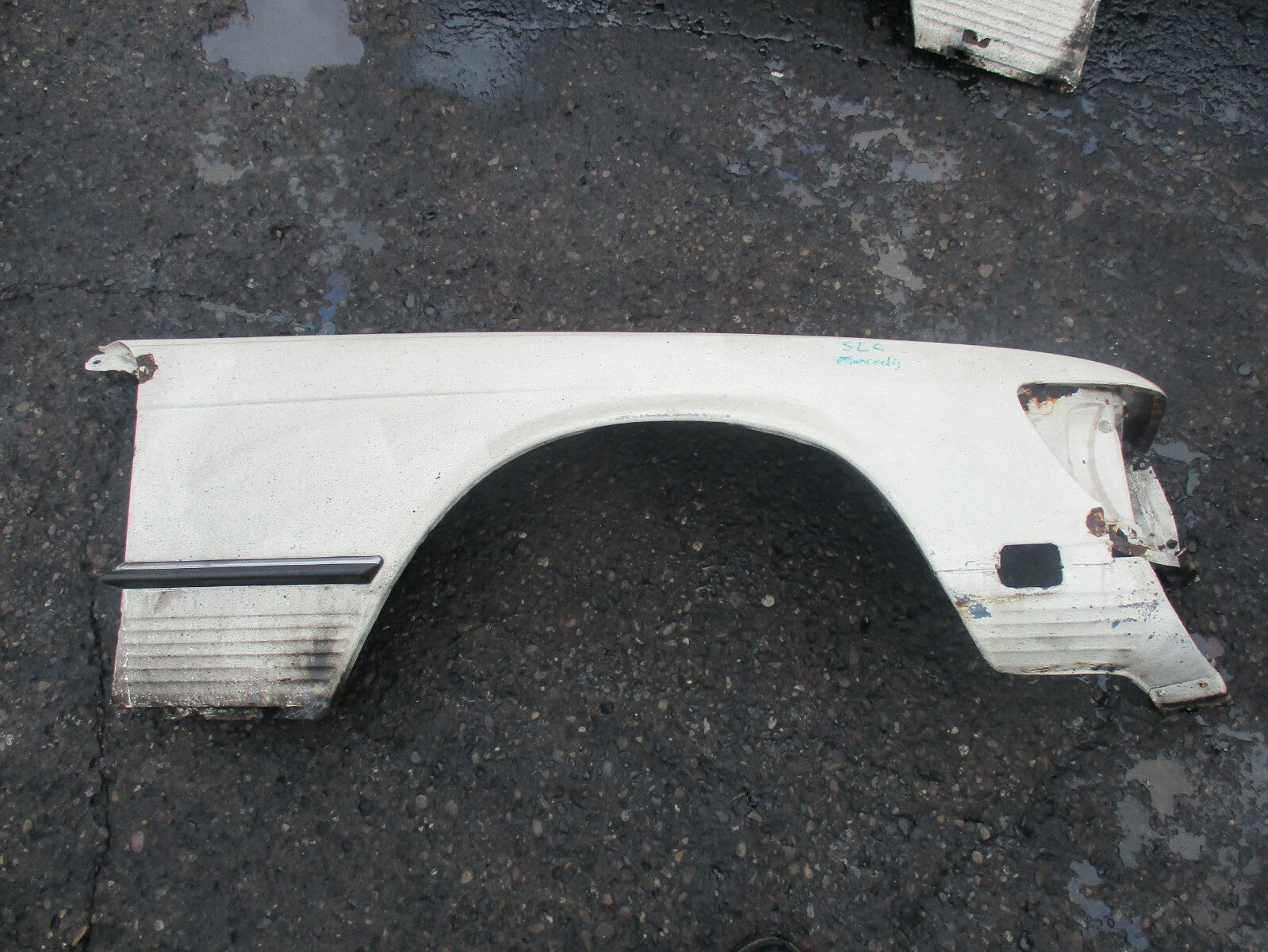MERCEDES SLC CLASS C107 OS DRIVER SIDE WING PANEL CREAM