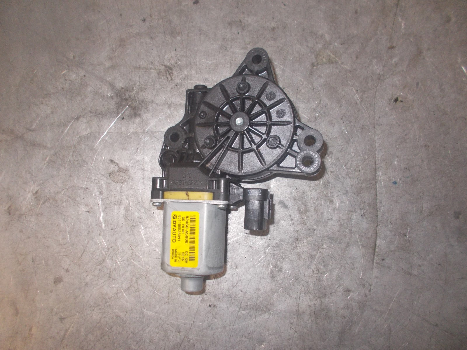 HYUNDAI i30 GD MK2 2015 OSF DRIVER SIDE FRONT WINDOW REGULATOR 82460A5000