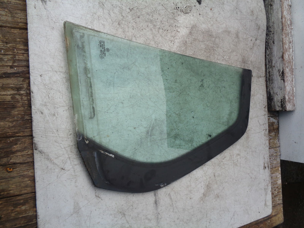 VW VOLKSWAGEN GOLF MK5 DRIVERS REAR QUARTER GLASS E143R001057