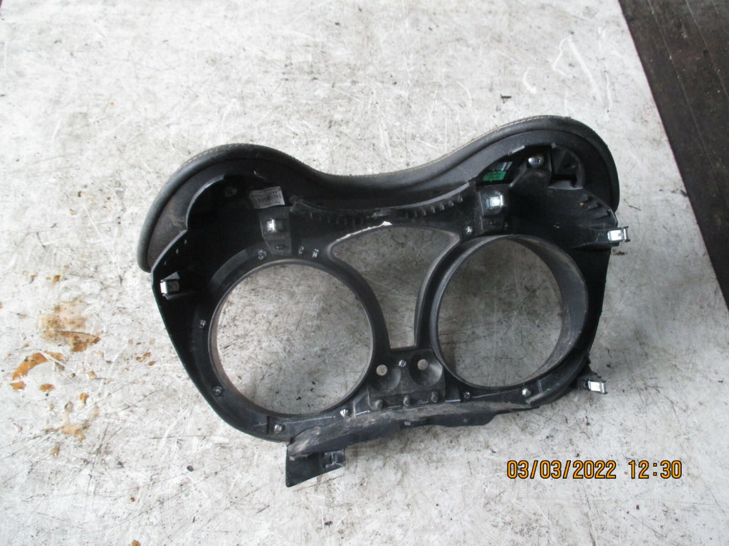 NISSAN JUKE 2015 SPEEDO CLOCK SURROUND TRIM