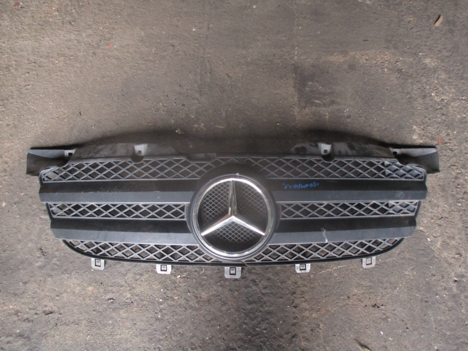 2013 MERCEDES SPRINTER W906 FRONT CENTRE GRILLE BLACK A90688003