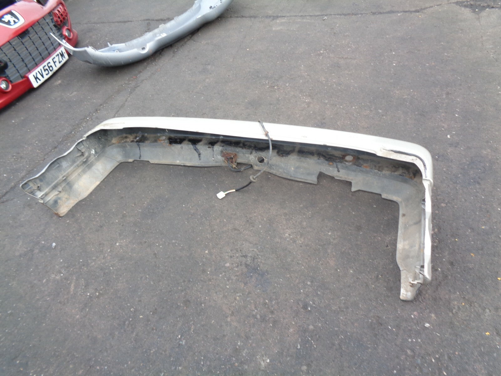 LAND ROVER RANGE ROVER P38 REAR BUMPER GOLD DAMAGED
