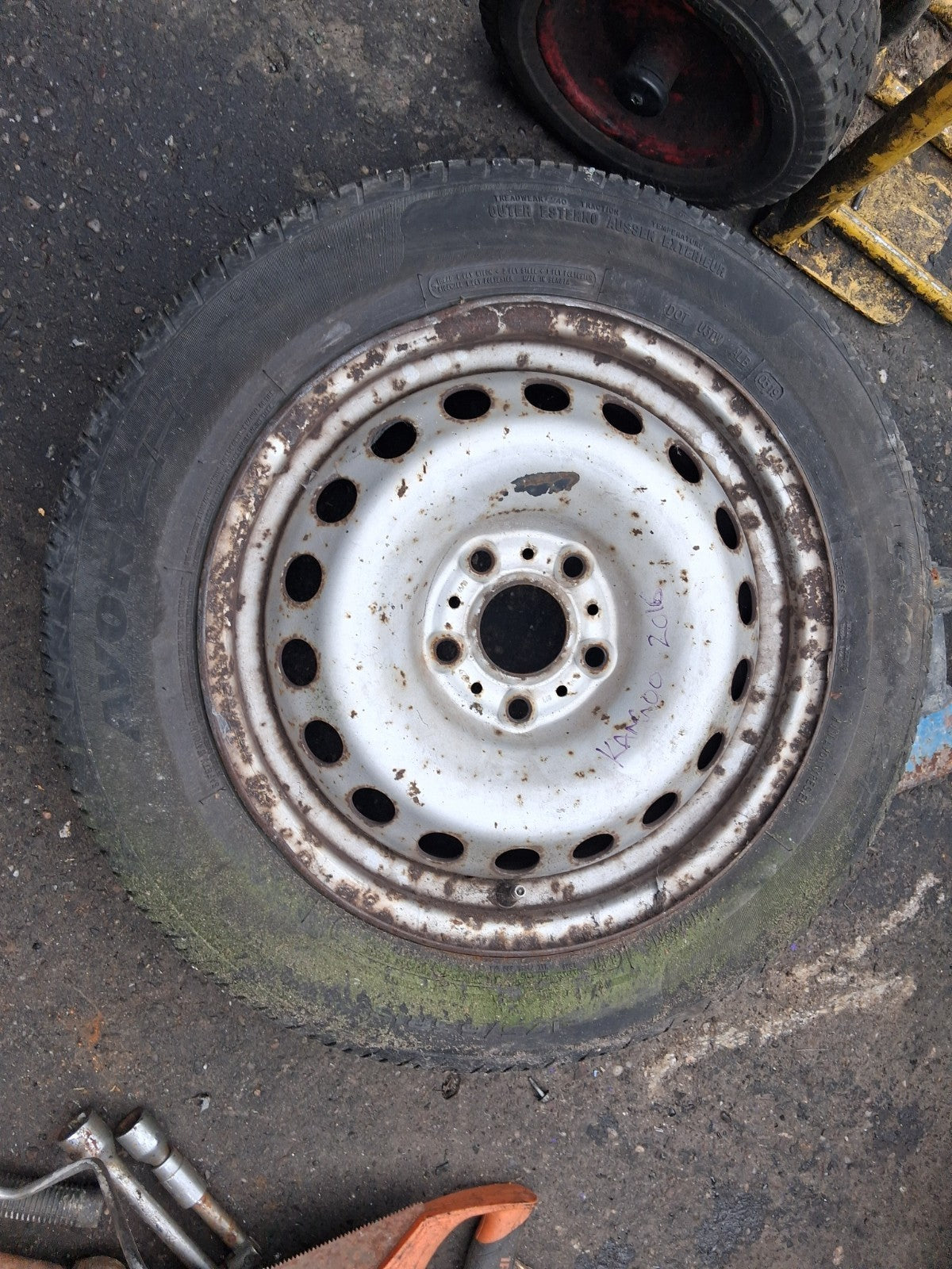 2016 RENAULT KANGOO MK2 15 INCH STEEL WHEEL WITH TYRE 195/65R15